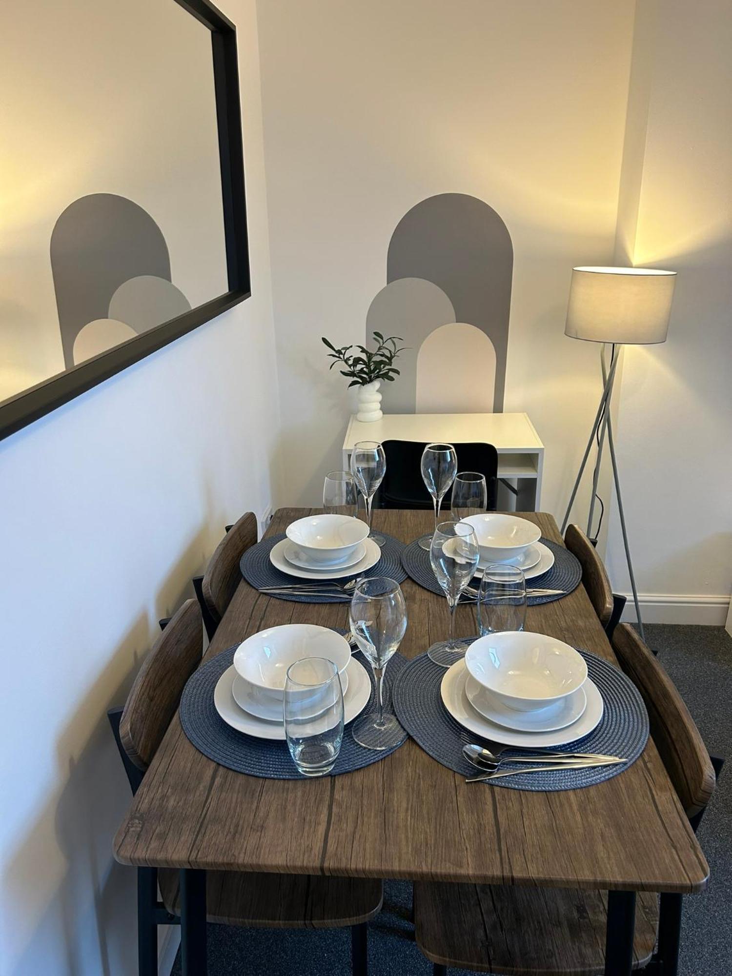 Brand New Modern Apartments Steps From Gloucester Quays Εξωτερικό φωτογραφία