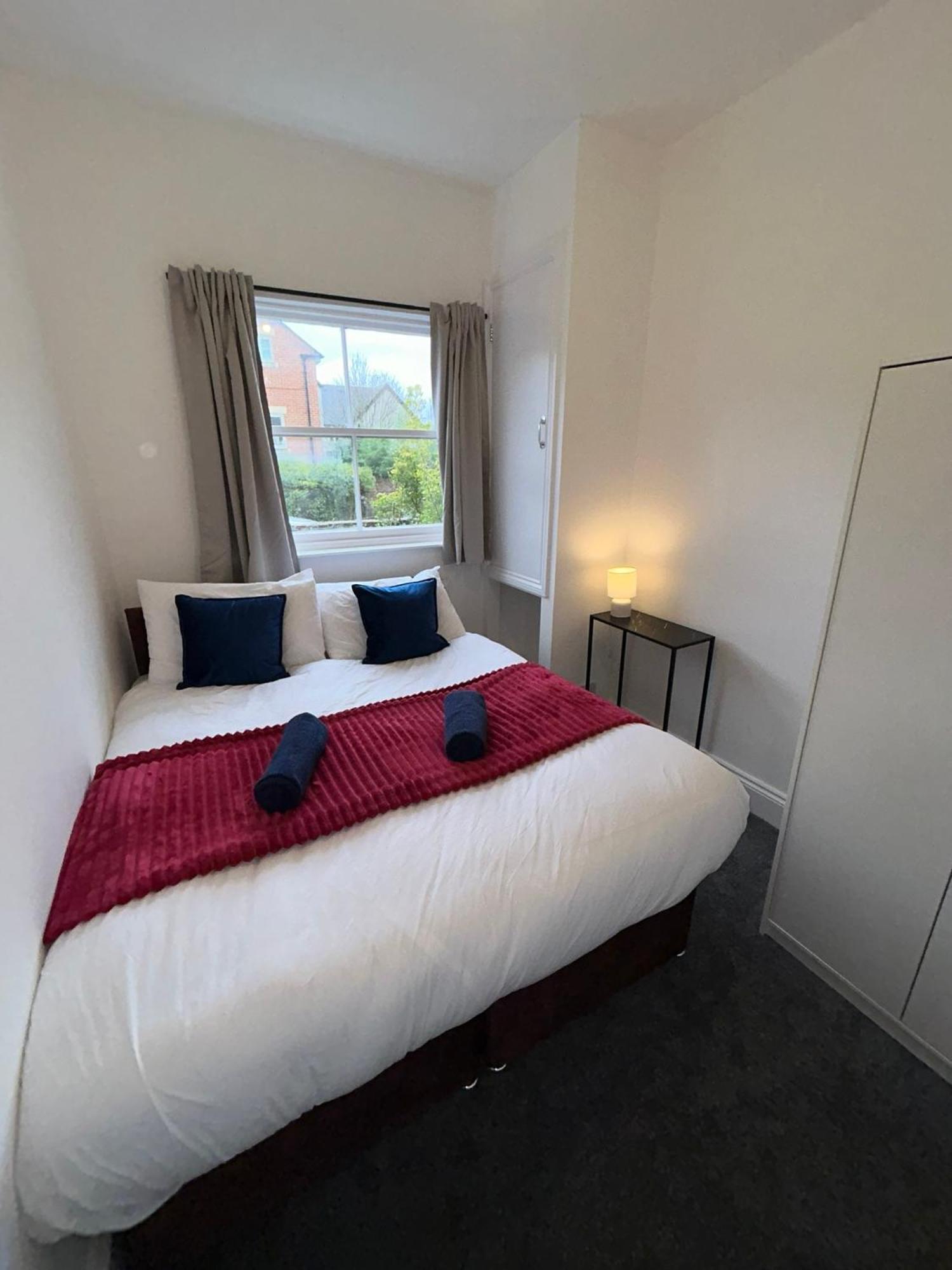 Brand New Modern Apartments Steps From Gloucester Quays Εξωτερικό φωτογραφία