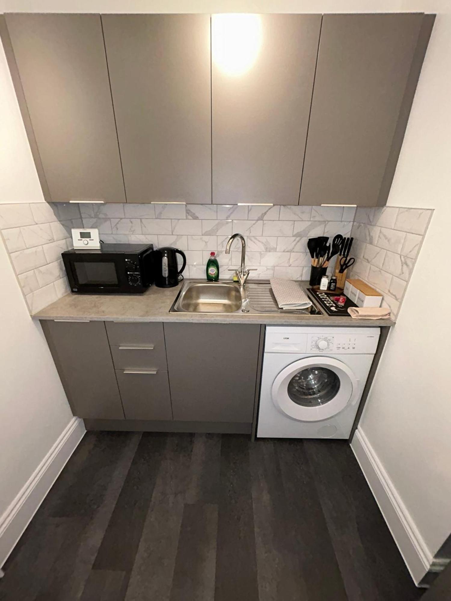 Brand New Modern Apartments Steps From Gloucester Quays Εξωτερικό φωτογραφία