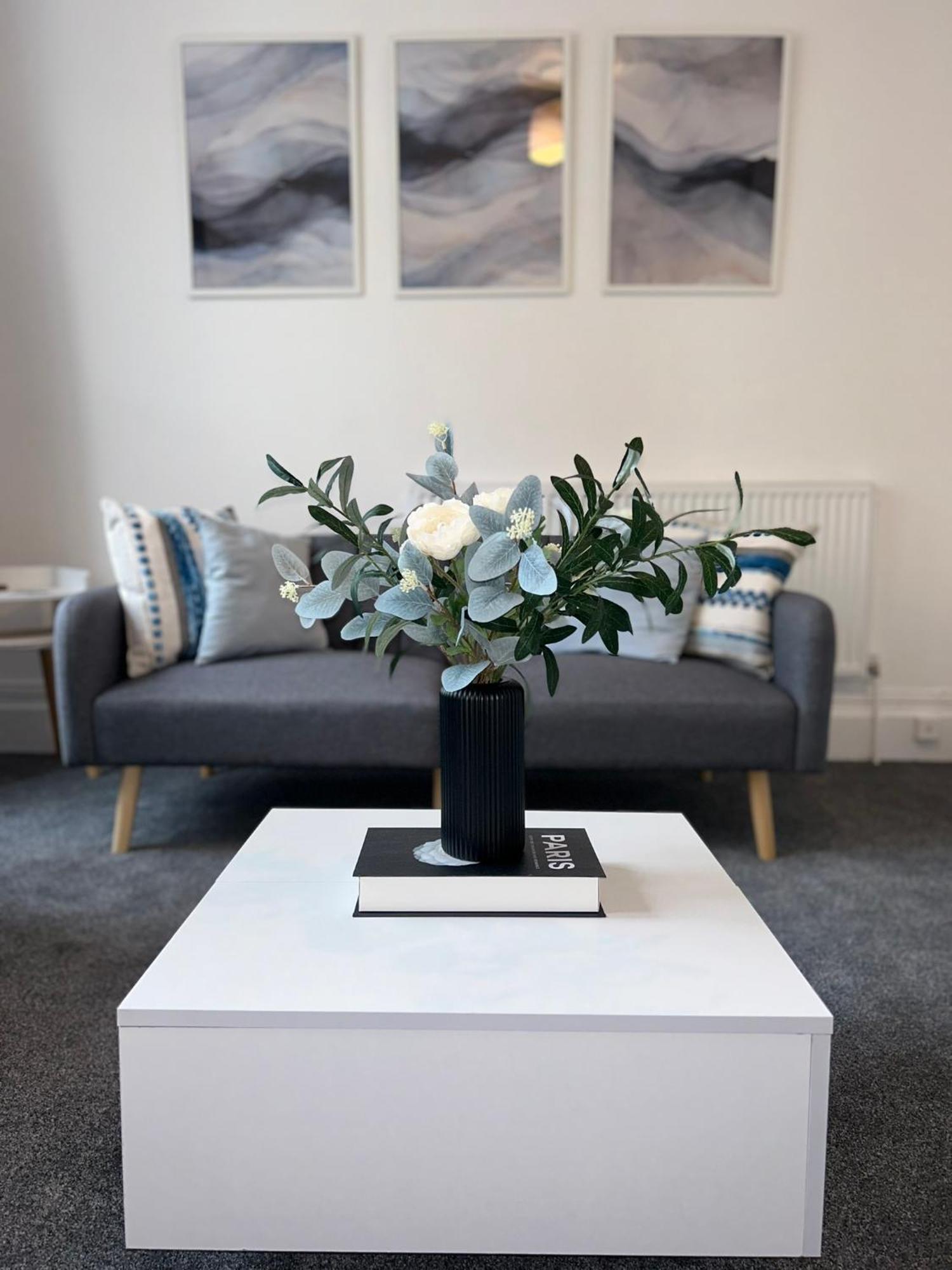 Brand New Modern Apartments Steps From Gloucester Quays Εξωτερικό φωτογραφία