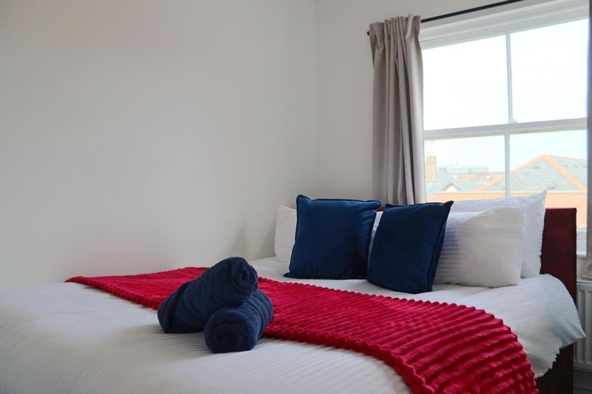 Brand New Modern Apartments Steps From Gloucester Quays Εξωτερικό φωτογραφία