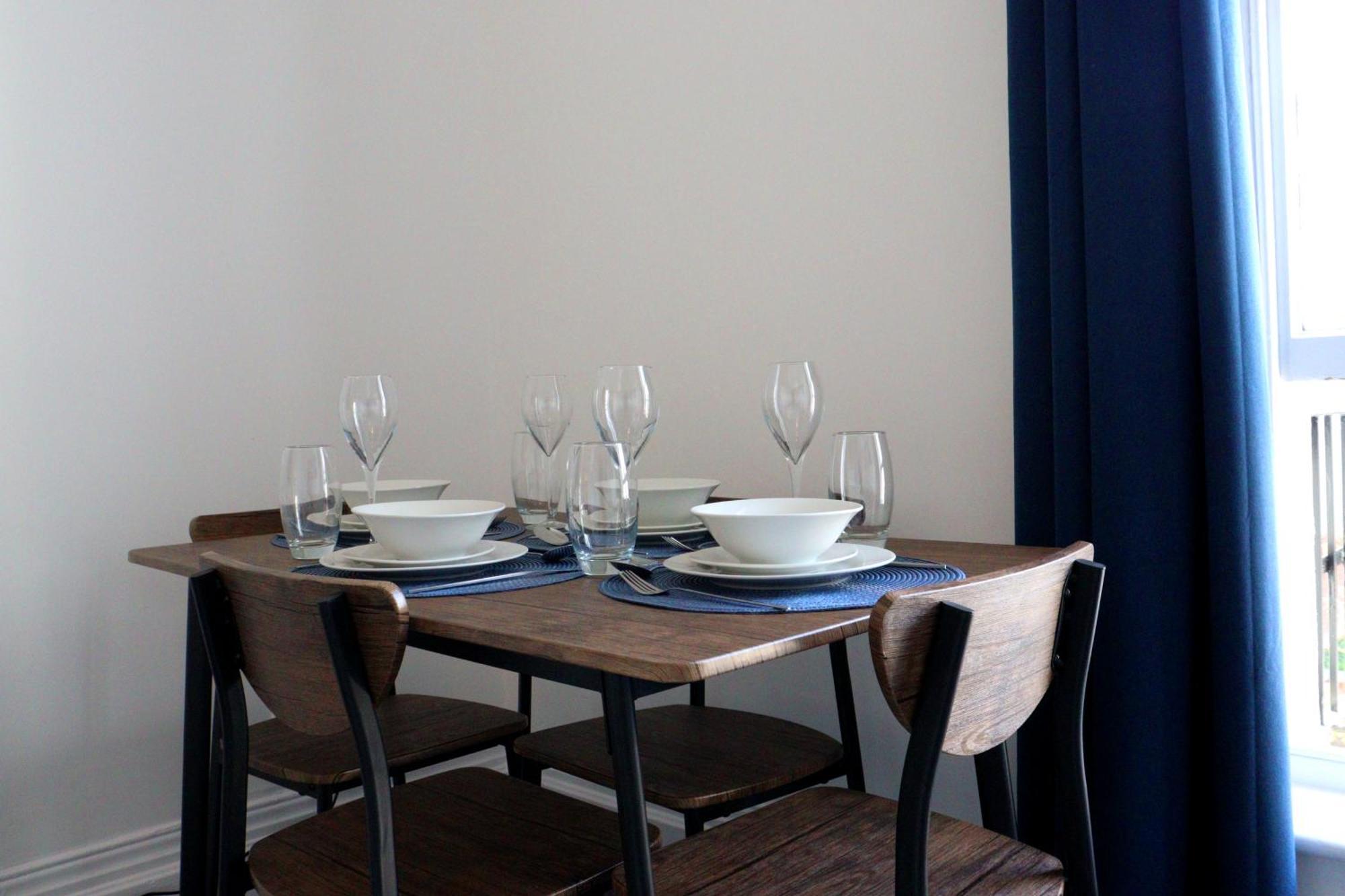 Brand New Modern Apartments Steps From Gloucester Quays Εξωτερικό φωτογραφία